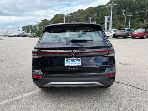 Certified 2025 Volkswagen Taos S AWD/4WD image 5