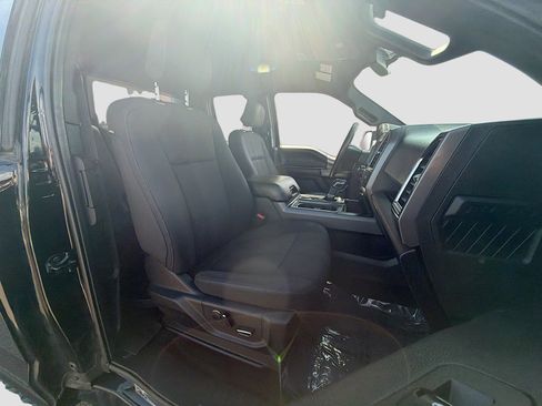 Used 2017 Ford F150 XLT w/ Equipment Group 302A Luxury AWD/4WD image 31