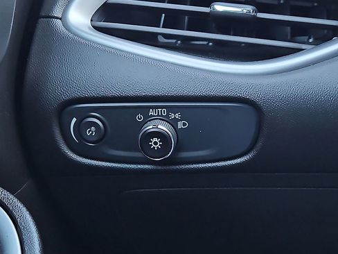 Used 2024 Chevrolet Malibu LT image 23