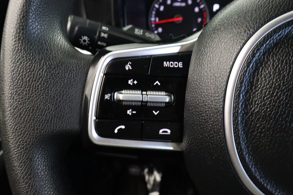 Used 2023 Kia Sorento LX FWD image 23