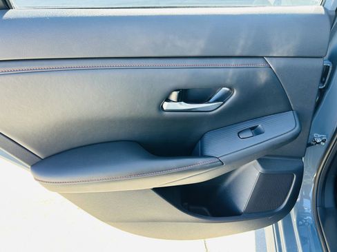 Used 2024 Nissan Sentra SR w/ SR Premium Package image 27