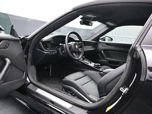 Certified 2026 Porsche 911 Targa 4S AWD/4WD image 4