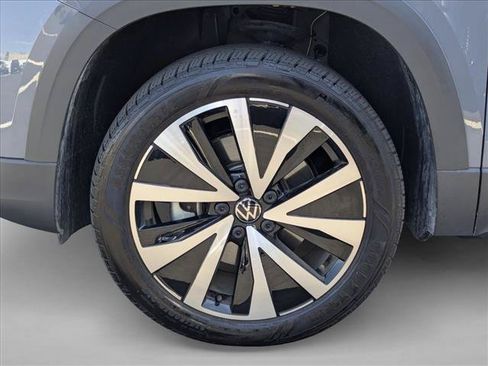 Used 2024 Volkswagen Taos SE FWD image 23