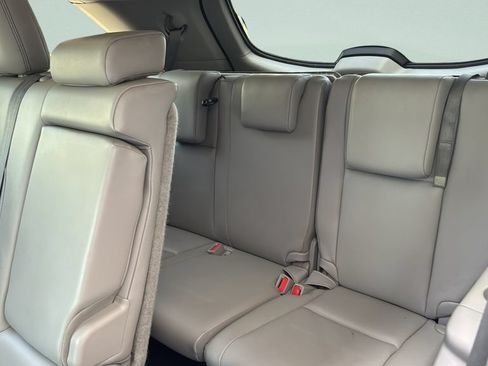 Used 2019 Toyota Highlander XLE AWD/4WD image 28