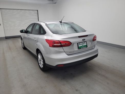 Used 2018 Ford Focus SE FWD image 5