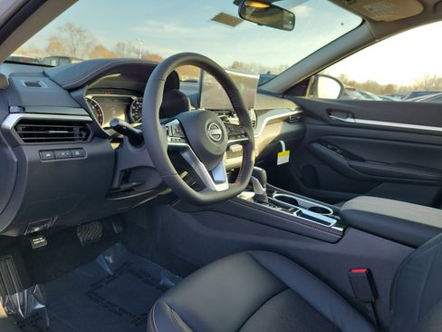 New 2025 Nissan Altima 2.5 SR w/ SR Premium Package image 19