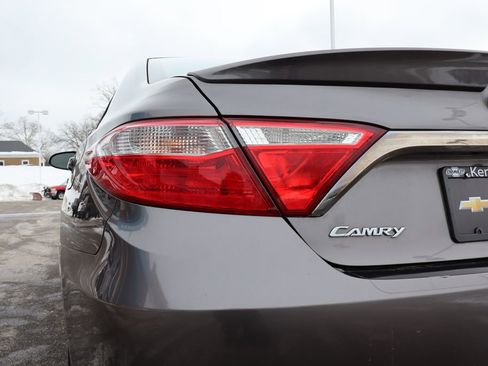 Used 2017 Toyota Camry SE image 25