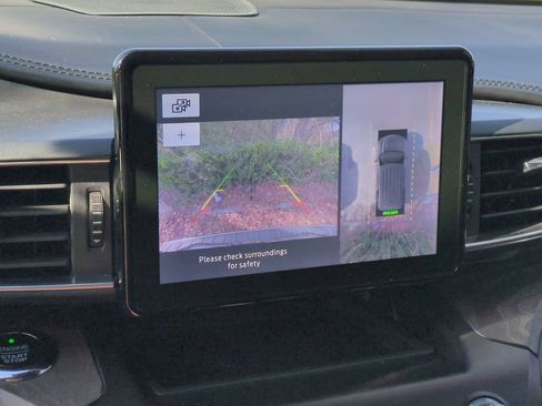 Used 2020 Ford Explorer Platinum image 21