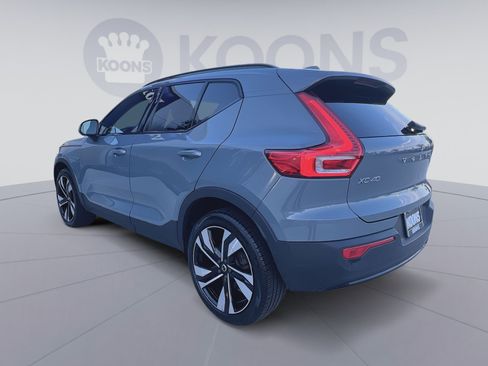 Used 2023 Volvo XC40 B5 Plus w/ Climate Package AWD/4WD image 4