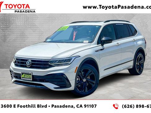Used 2023 Volkswagen Tiguan SE R-Line FWD image 1