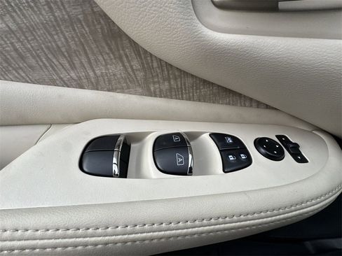 Used 2024 Nissan Murano SL image 13