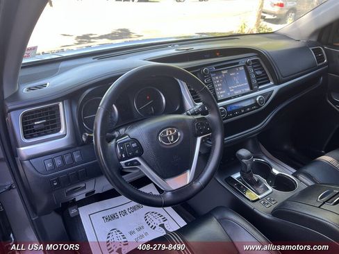 Used 2019 Toyota Highlander SE AWD/4WD image 16