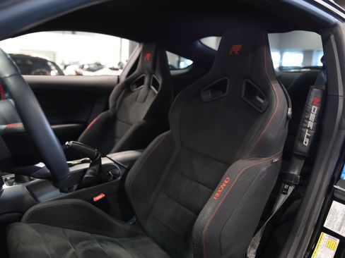 Used 2018 Ford Mustang Shelby GT350R w/ GT350R Equipment Group 920A RWD image 17