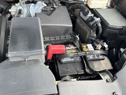 Used 2018 Toyota Highlander Limited FWD image 38