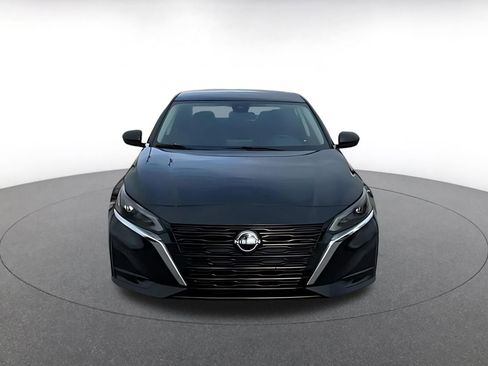 Used 2025 Nissan Altima 2.5 SV image 4