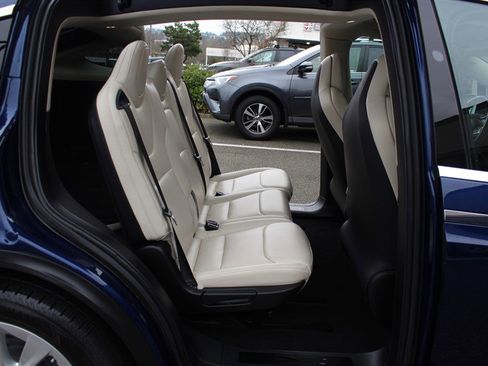 Used 2018 Tesla Model X 100D image 25