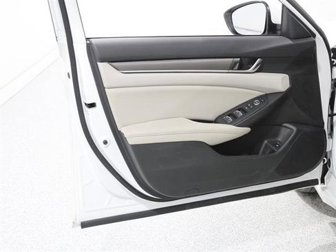 Used 2019 Honda Accord LX image 4