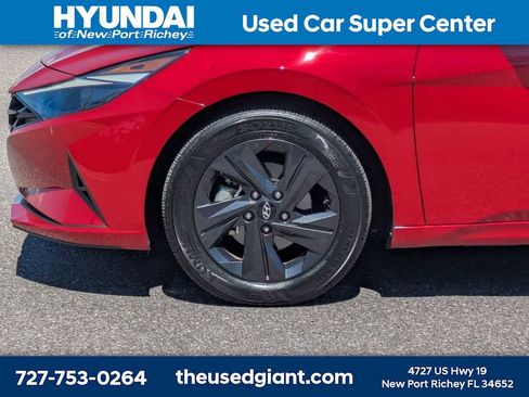 Used 2023 Hyundai Elantra SEL w/ Cargo Package FWD image 10