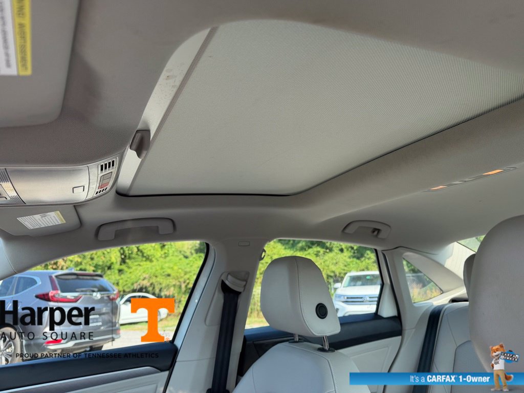 Used 2024 Volkswagen Jetta SE w/ Panoramic Sunroof Package FWD image 19
