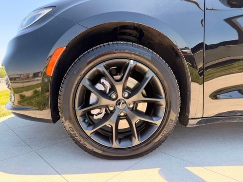 Used 2024 Chrysler Pacifica Limited w/ S Appearance Package AWD/4WD image 12