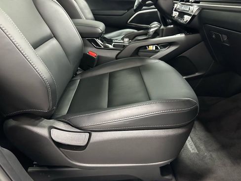 Used 2025 Kia Telluride S image 55