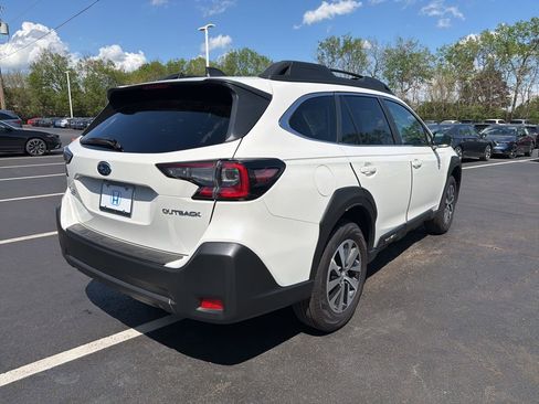 Used 2025 Subaru Outback Premium AWD/4WD image 5