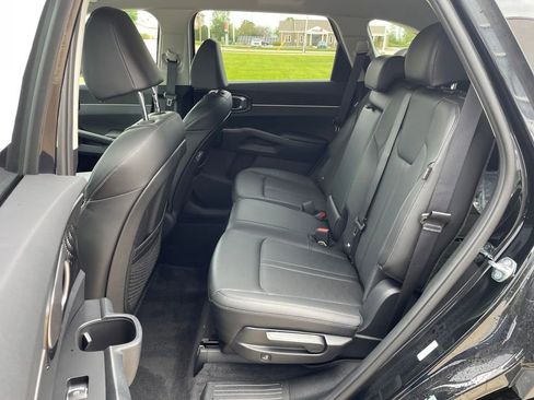 Used 2025 Kia Sorento S AWD/4WD image 10