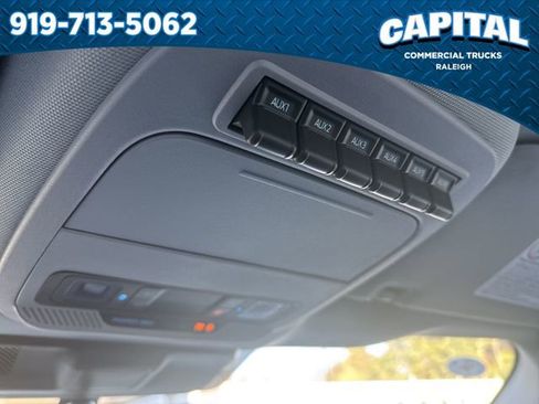 New 2026 Ford F250 XL w/ XL Chrome Package image 30