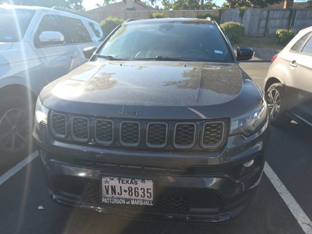 Used 2024 Jeep Compass Latitude w/ Altitude Special Edition AWD/4WD image 2