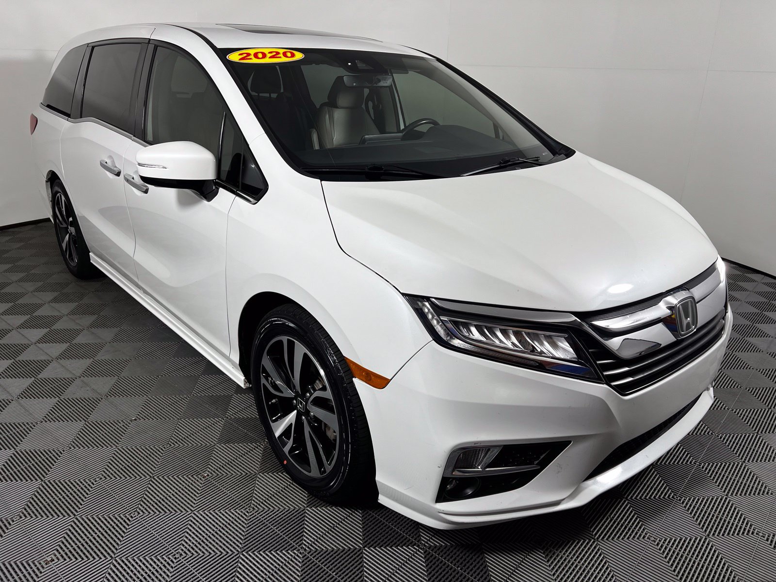 Used 2020 Honda Odyssey Elite image 3