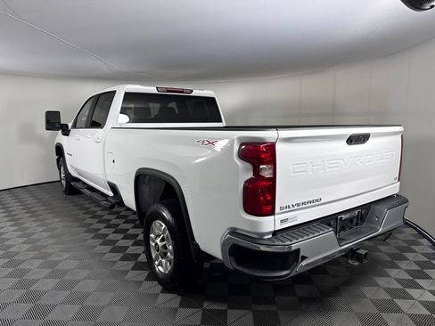 Used 2025 Chevrolet Silverado 2500 LT w/ Convenience Package AWD/4WD image 3