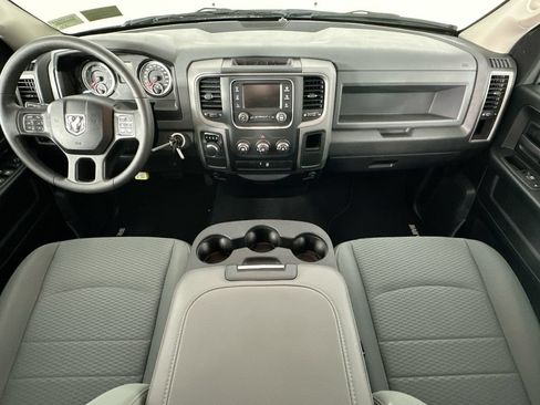 Used 2018 RAM 1500 Express RWD image 10