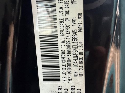 Used 2014 Jeep Wrangler Unlimited Rubicon image 27