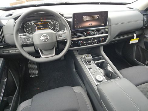 New 2026 Nissan Pathfinder SV image 13