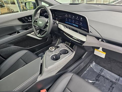 New 2026 Cadillac Optiq Luxury 2 AWD/4WD image 10