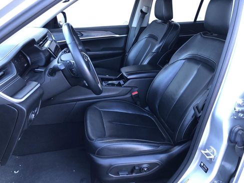 Certified 2022 Jeep Grand Cherokee Limited w/ Trailer Tow Prep Group (B) image 20