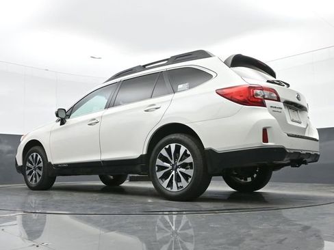 Used 2017 Subaru Outback 2.5i Limited image 14