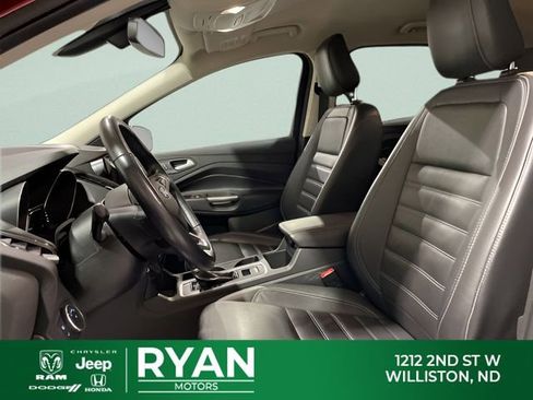 Used 2019 Ford Escape Titanium w/ U9j03 - Titanium Tow Package image 33