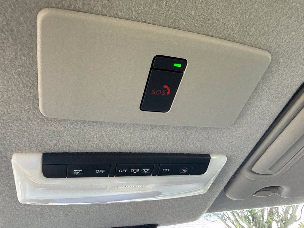 Used 2021 Nissan Kicks SR w/ SR Premium Package FWD image 17