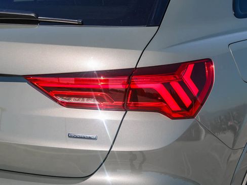 New 2025 Audi Q3 2.0T Premium image 12