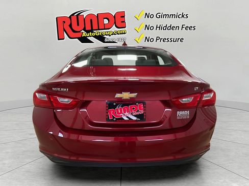 Used 2018 Chevrolet Malibu LT w/ Leather Package FWD image 5