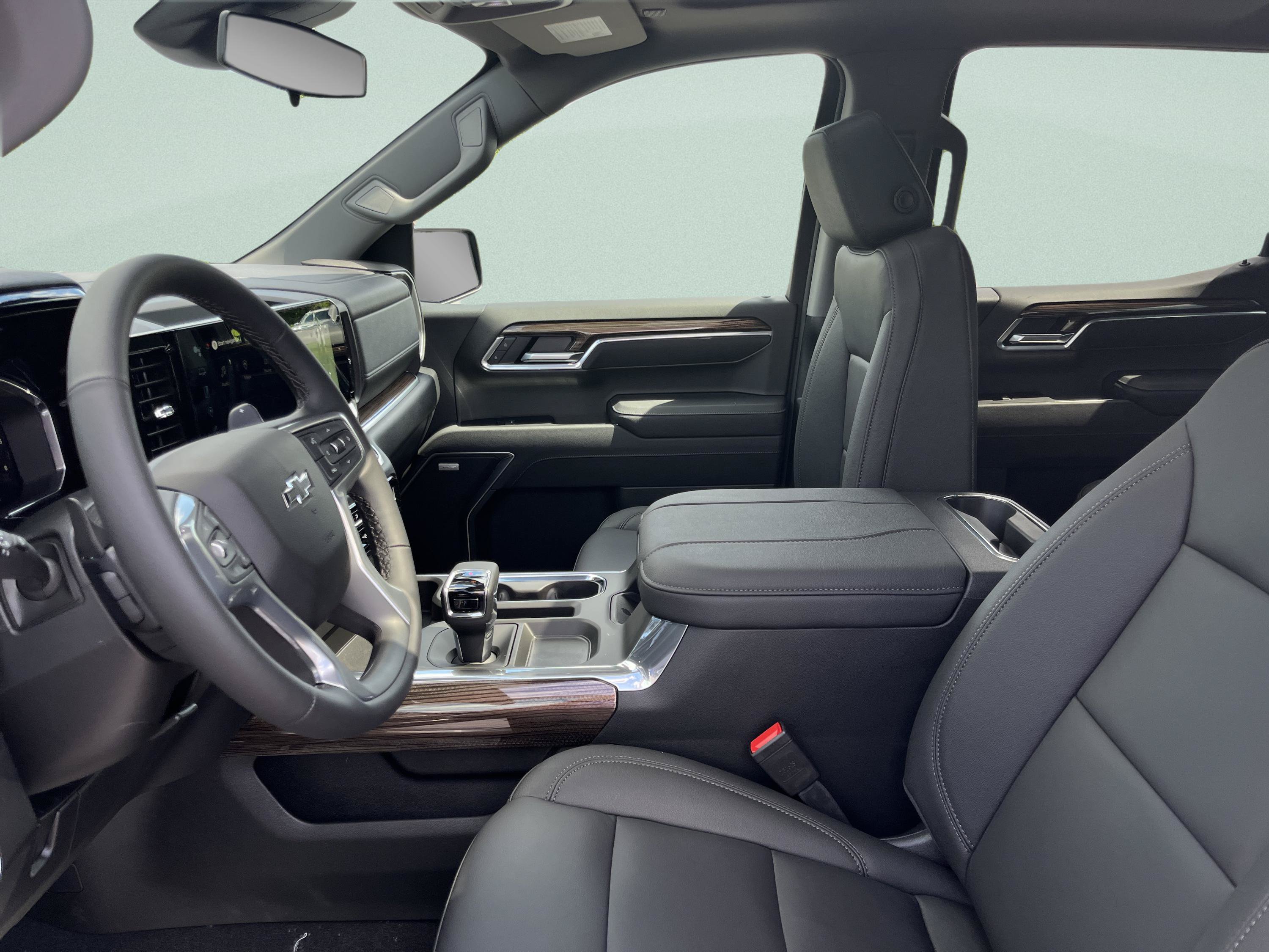 New 2026 Chevrolet Silverado 1500 RST w/ Redline Edition AWD/4WD image 18