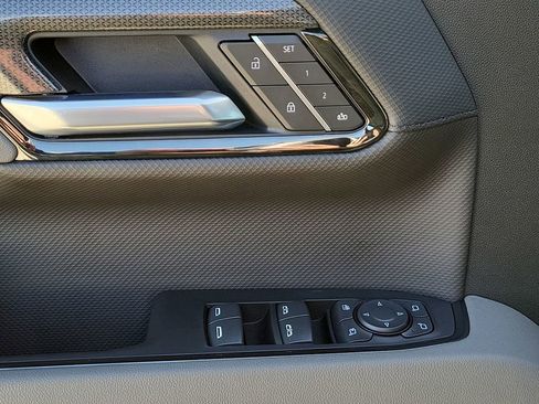 Used 2025 Chevrolet Silverado 1500 ZR2 w/ Technology Package image 24