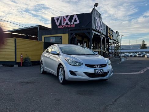 Used 2013 Hyundai Elantra GLS FWD image 3