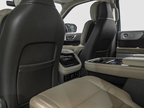 Used 2022 Lincoln Navigator L Reserve AWD/4WD image 37