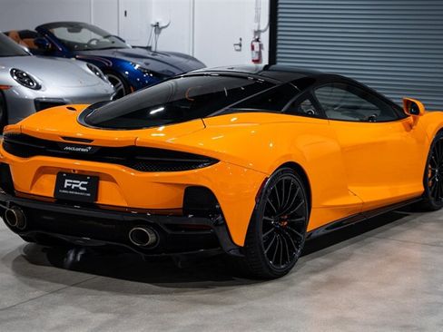 Used 2023 McLaren GT RWD image 6