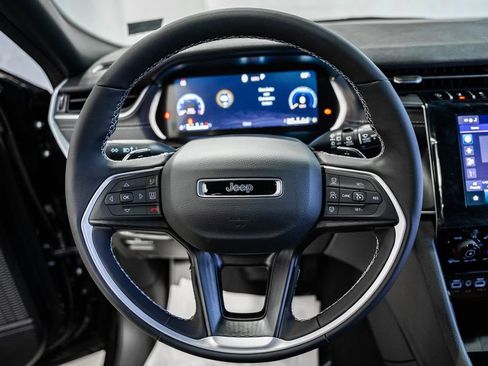 New 2025 Jeep Grand Cherokee Altitude image 27