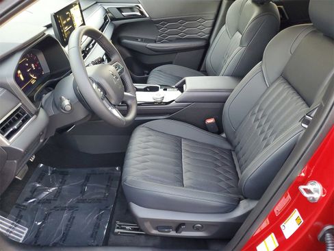 New 2025 Mitsubishi Outlander SEL image 5