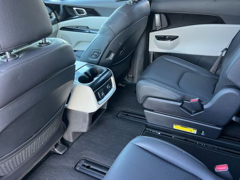 Used 2024 Kia Carnival SX Prestige image 14