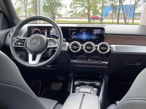 Used 2022 Mercedes-Benz GLB 250 image 21